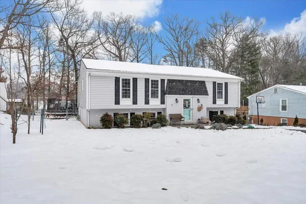 $427,500 | 2919 Purple Finch Road, Roanoke, VA 24018
