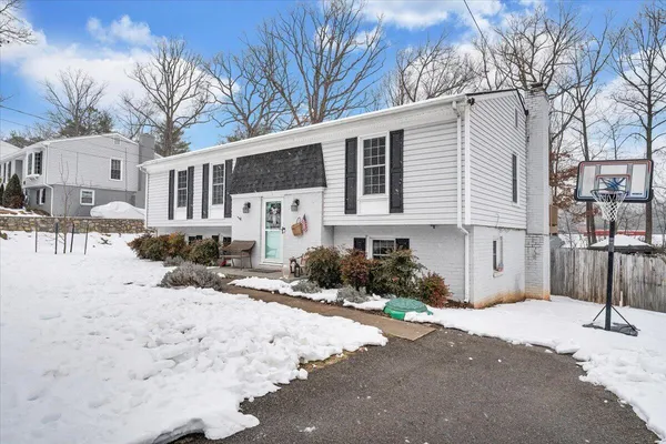 $427,500 | 2919 Purple Finch Road, Roanoke, VA 24018