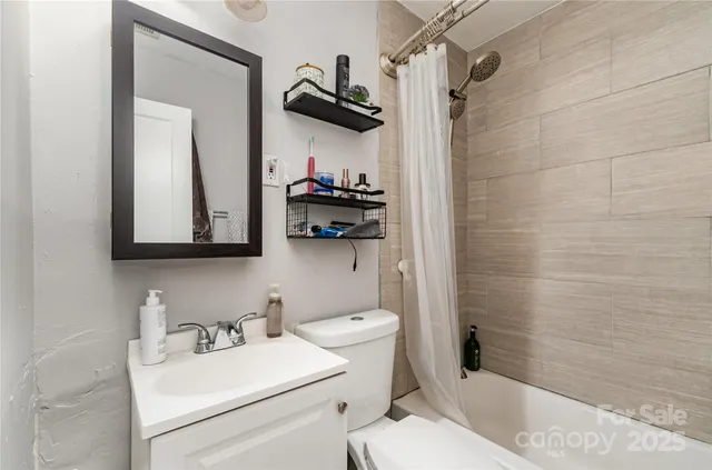 $479,000 | 4610 Connecting Road, Charlotte, NC 28209