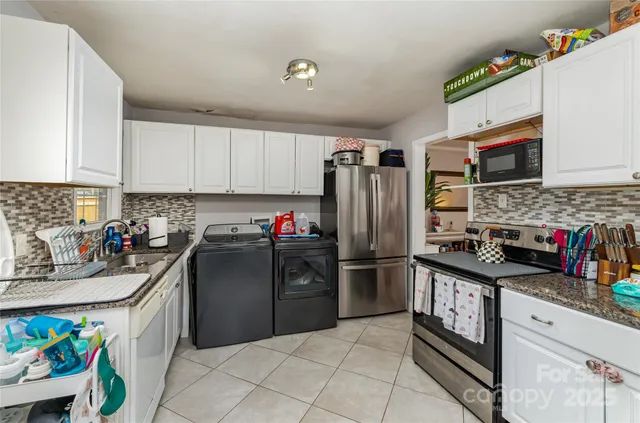 $479,000 | 4610 Connecting Road, Charlotte, NC 28209