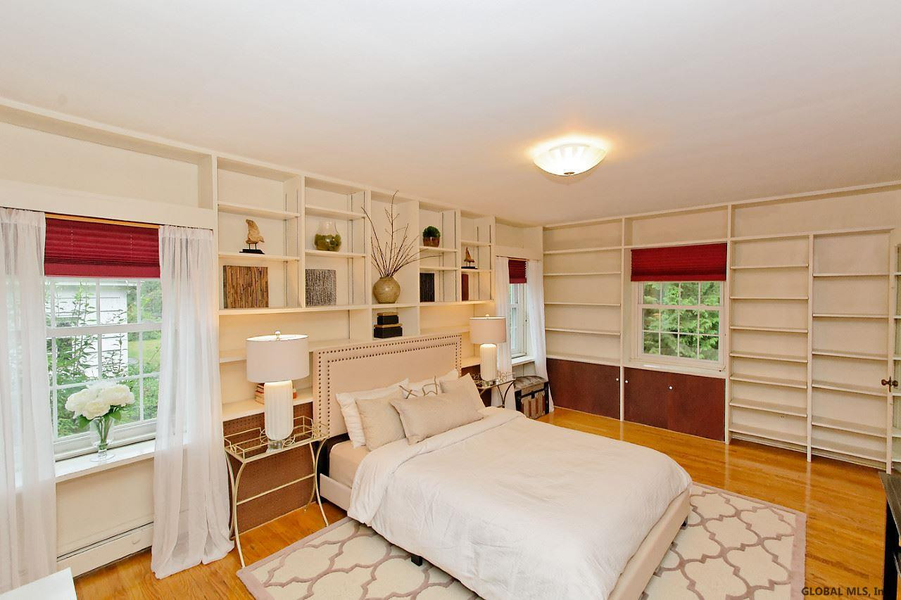 813 Londonderry Road Schenectady, NY 12309 - Photo 15 of 25 Photo 15