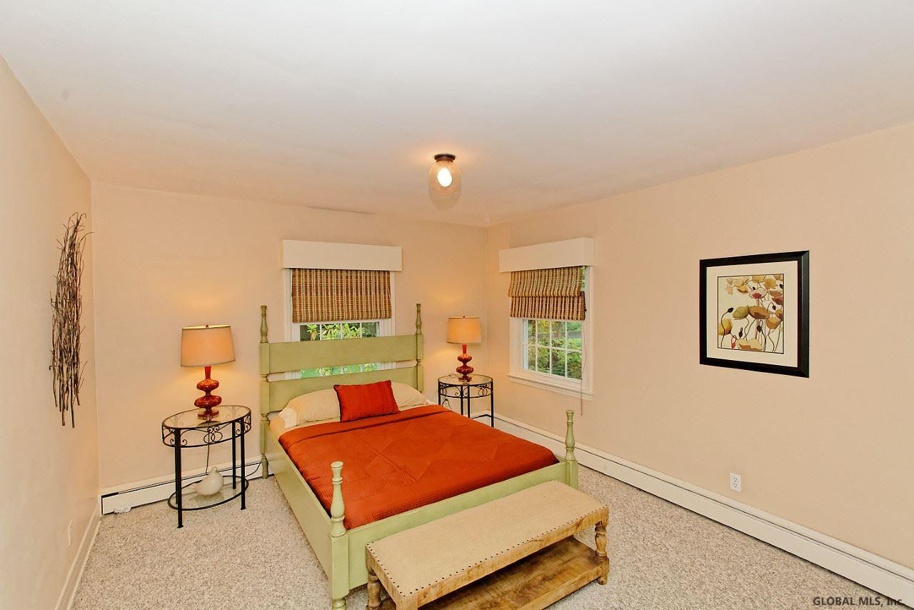 813 Londonderry Road Schenectady, NY 12309 - Photo 20 of 25 Photo 20