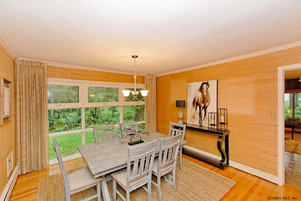 813 Londonderry Road Schenectady, NY 12309 - Photo 8 of 25 Photo 8