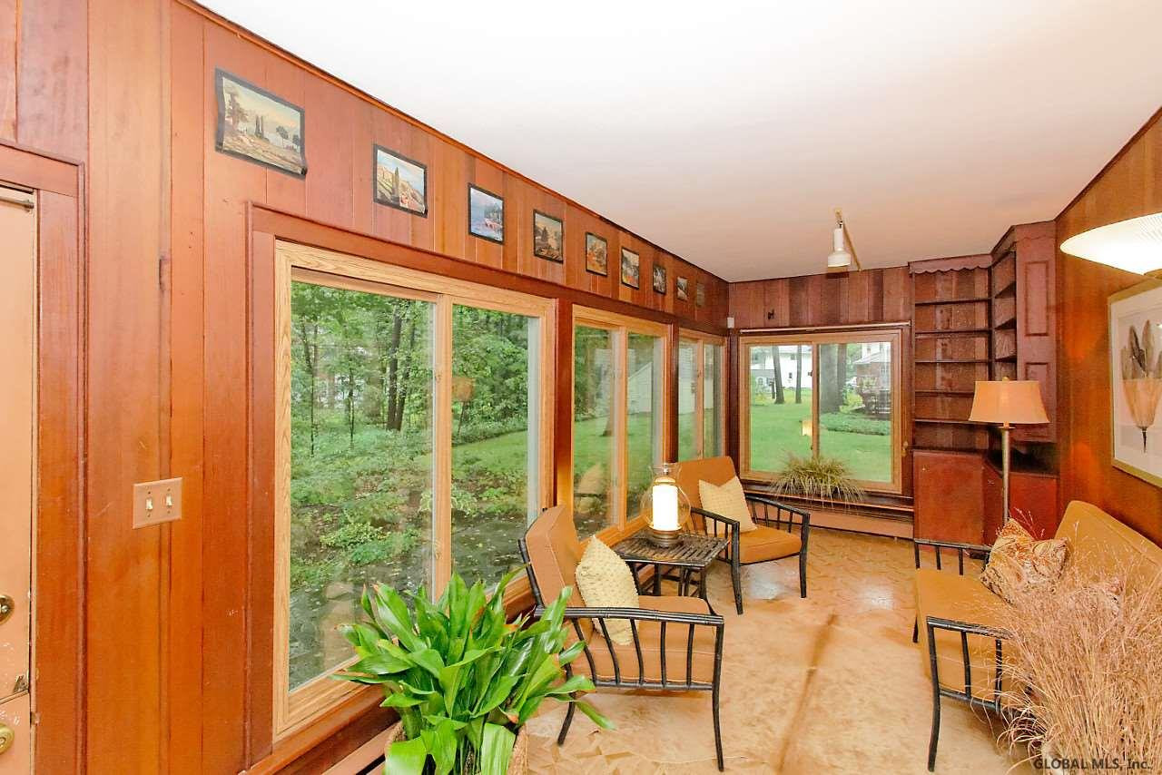 813 Londonderry Road Schenectady, NY 12309 - Photo 10 of 25 Photo 10