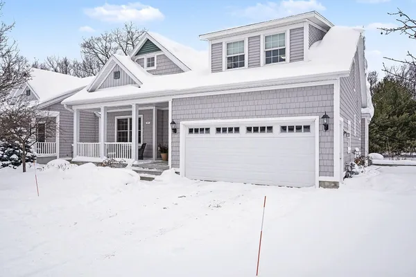 $585,000 | 627 Parkview Avenue, Spring Lake, MI 49456