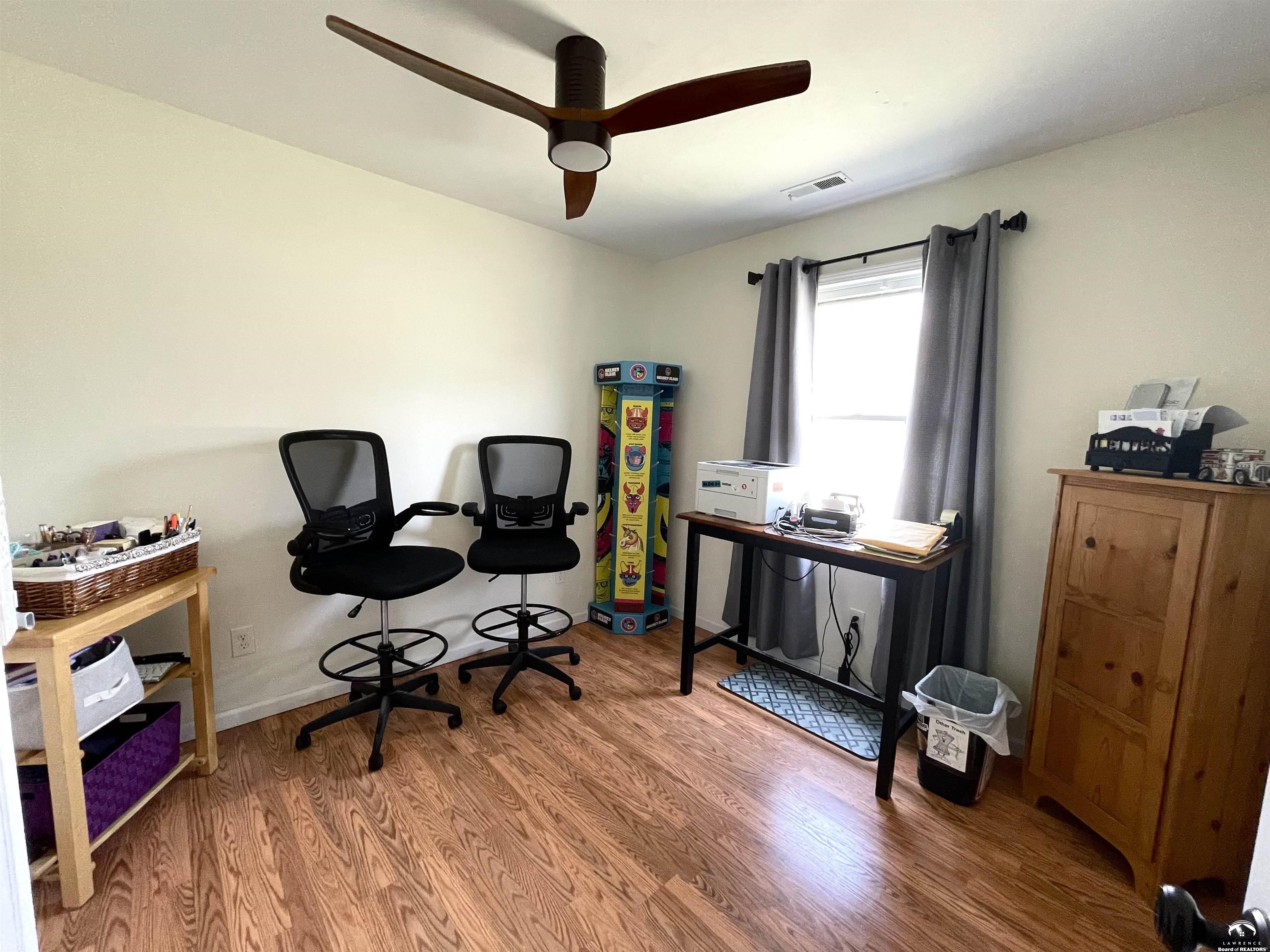 832 Locust Street Lawrence, KS 66044 - Photo 16 of 31