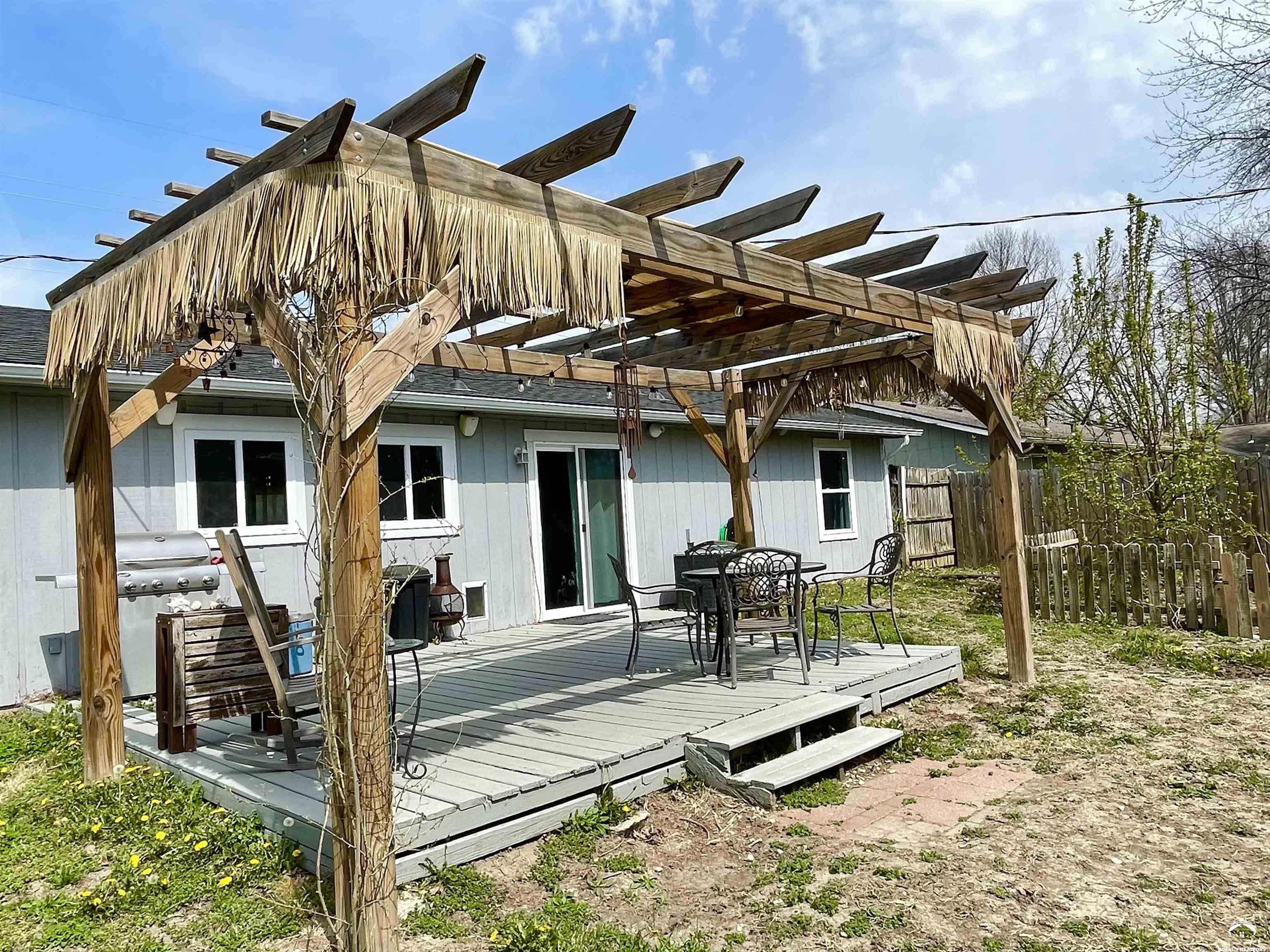 832 Locust Street Lawrence, KS 66044 - Photo 22 of 31