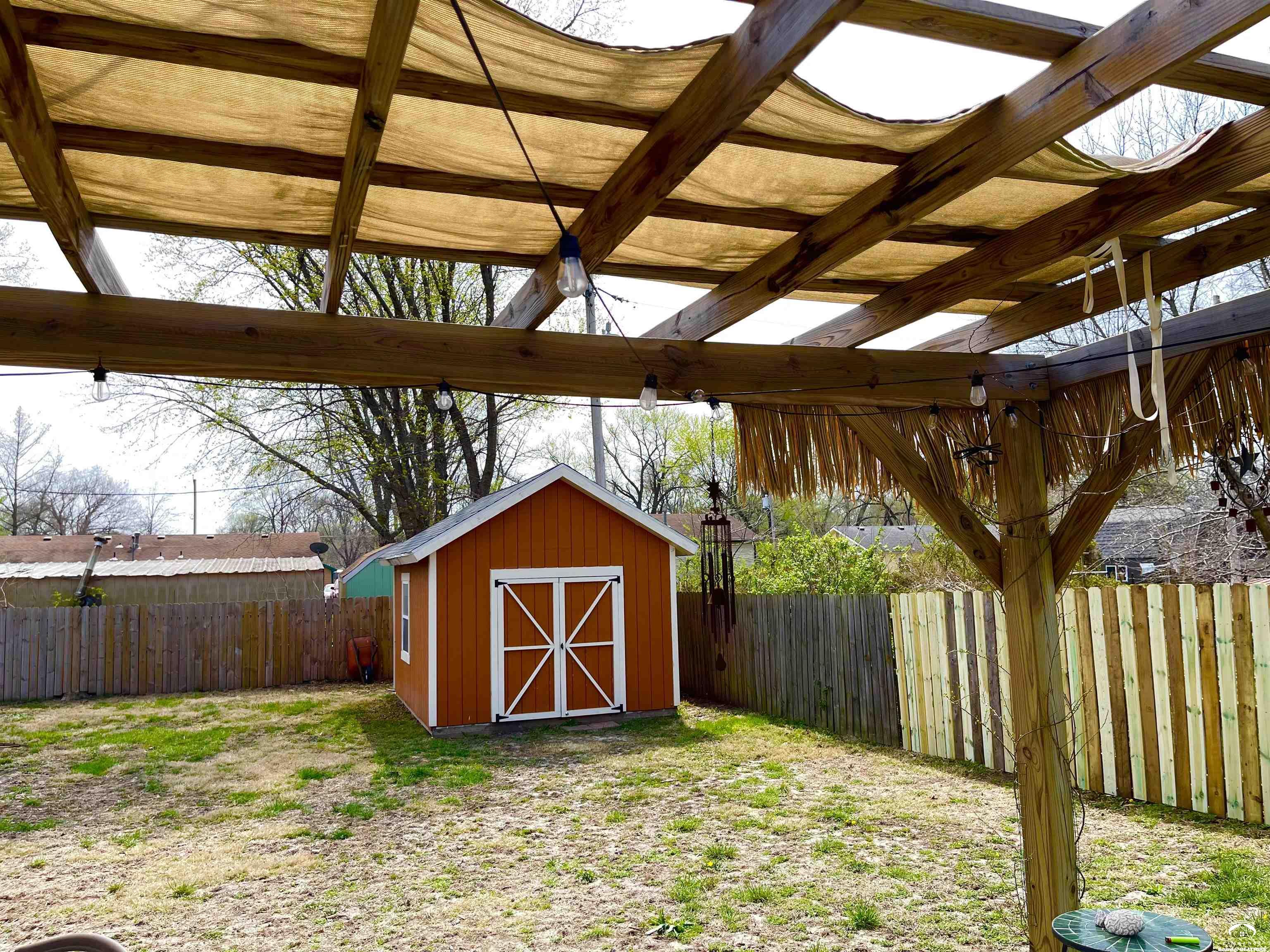 832 Locust Street Lawrence, KS 66044 - Photo 25 of 31