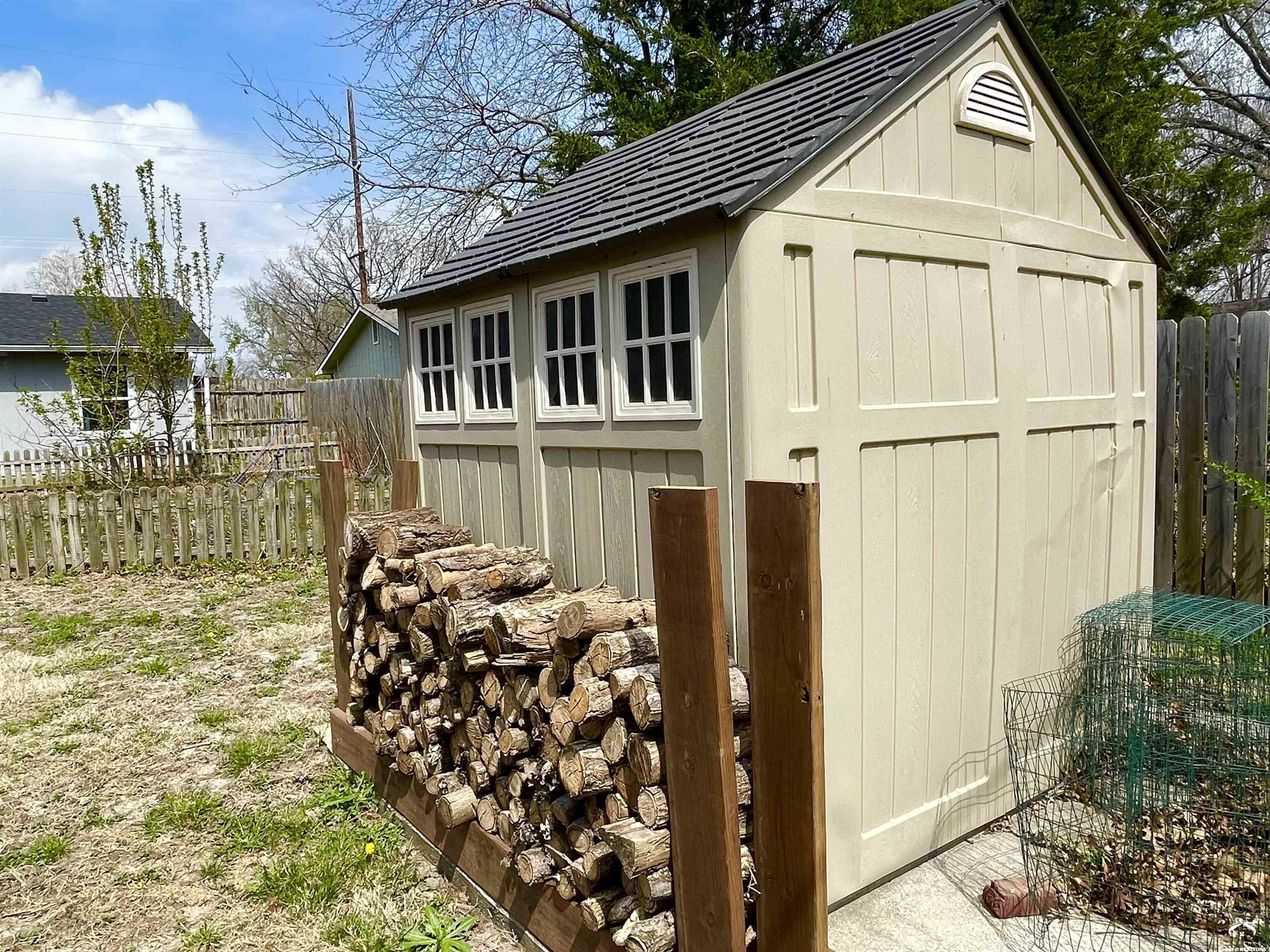 832 Locust Street Lawrence, KS 66044 - Photo 28 of 31