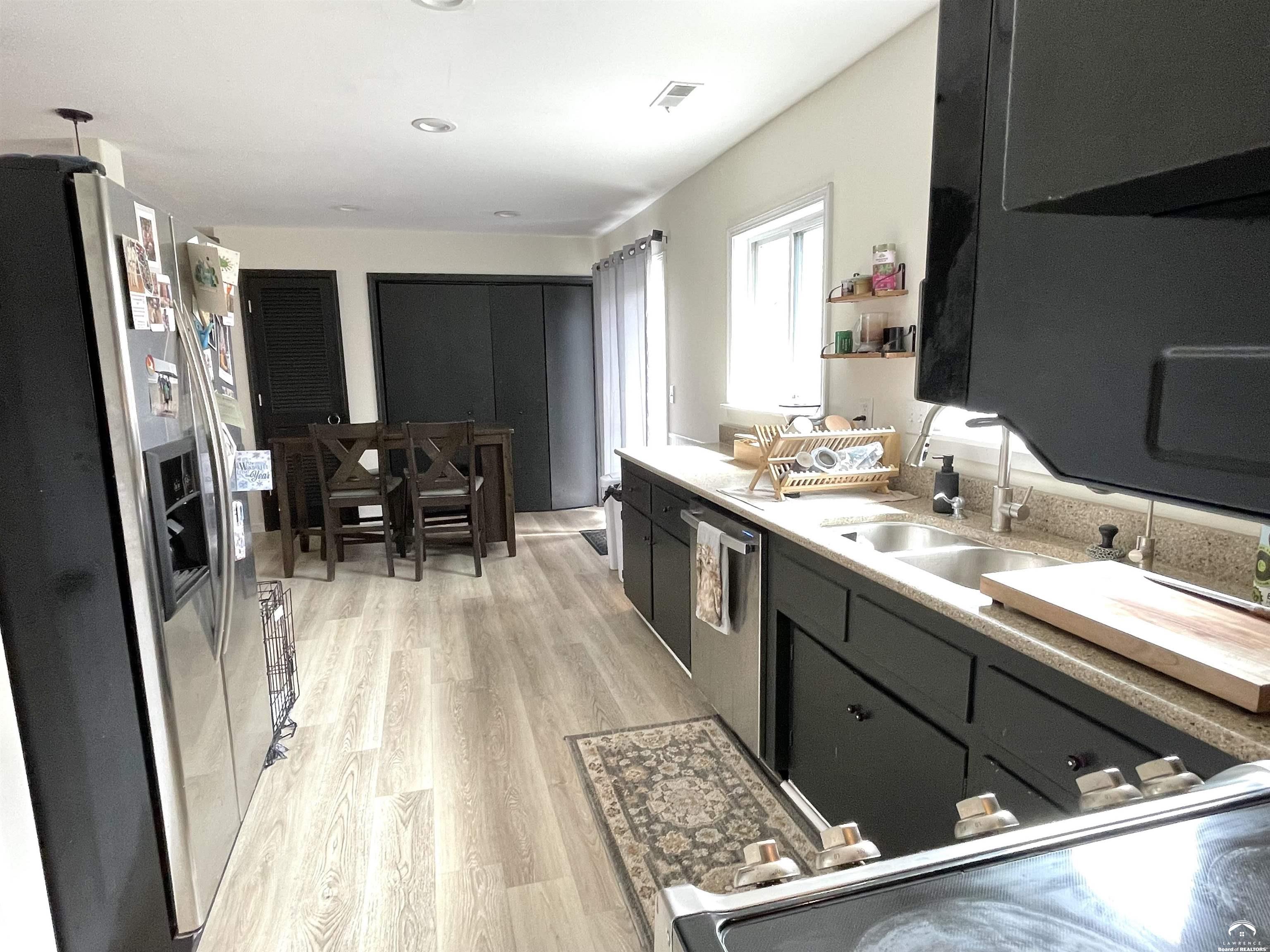 832 Locust Street Lawrence, KS 66044 - Photo 10 of 31