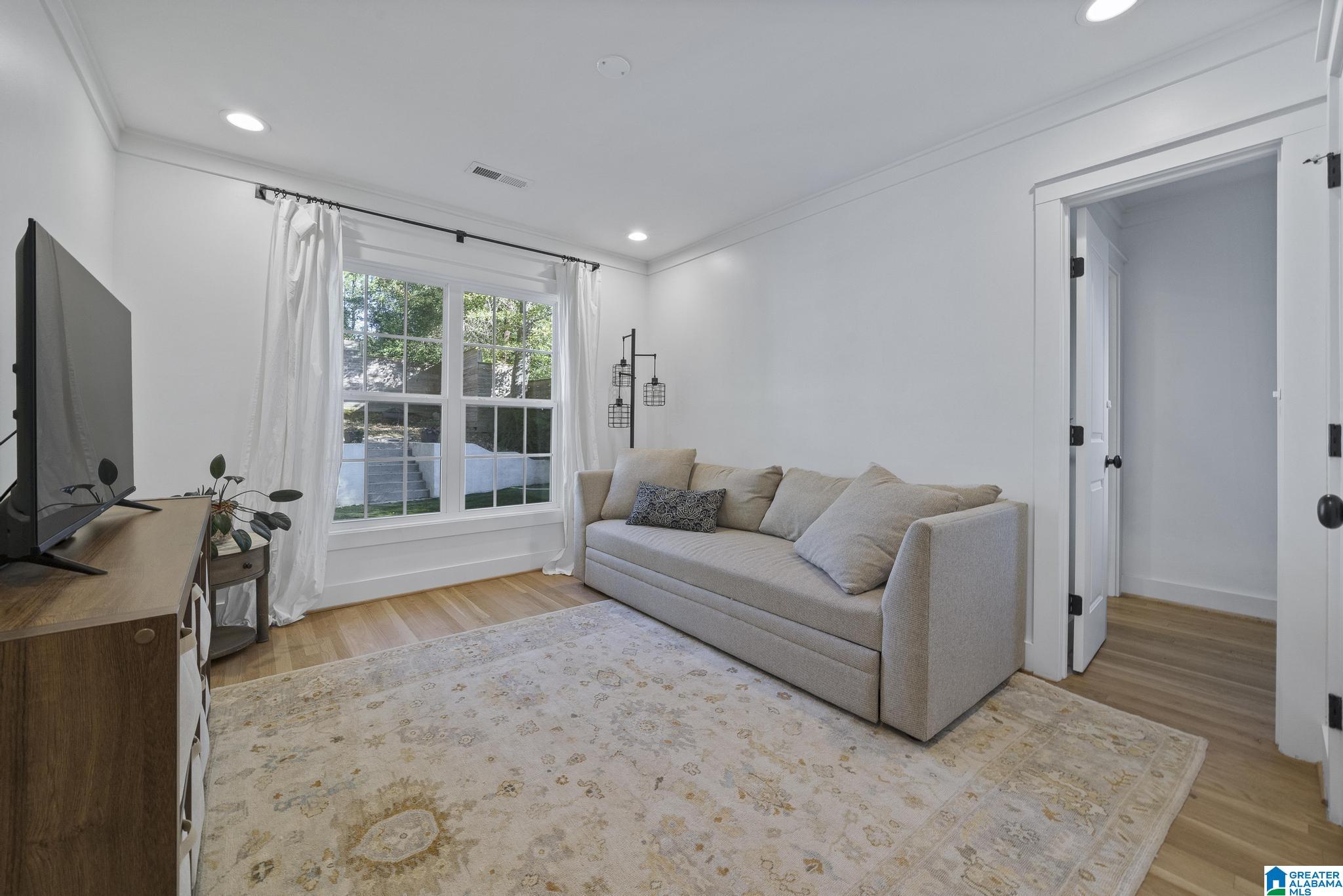 916 Irving Road Birmingham, AL 35209 - Photo 32 of 44