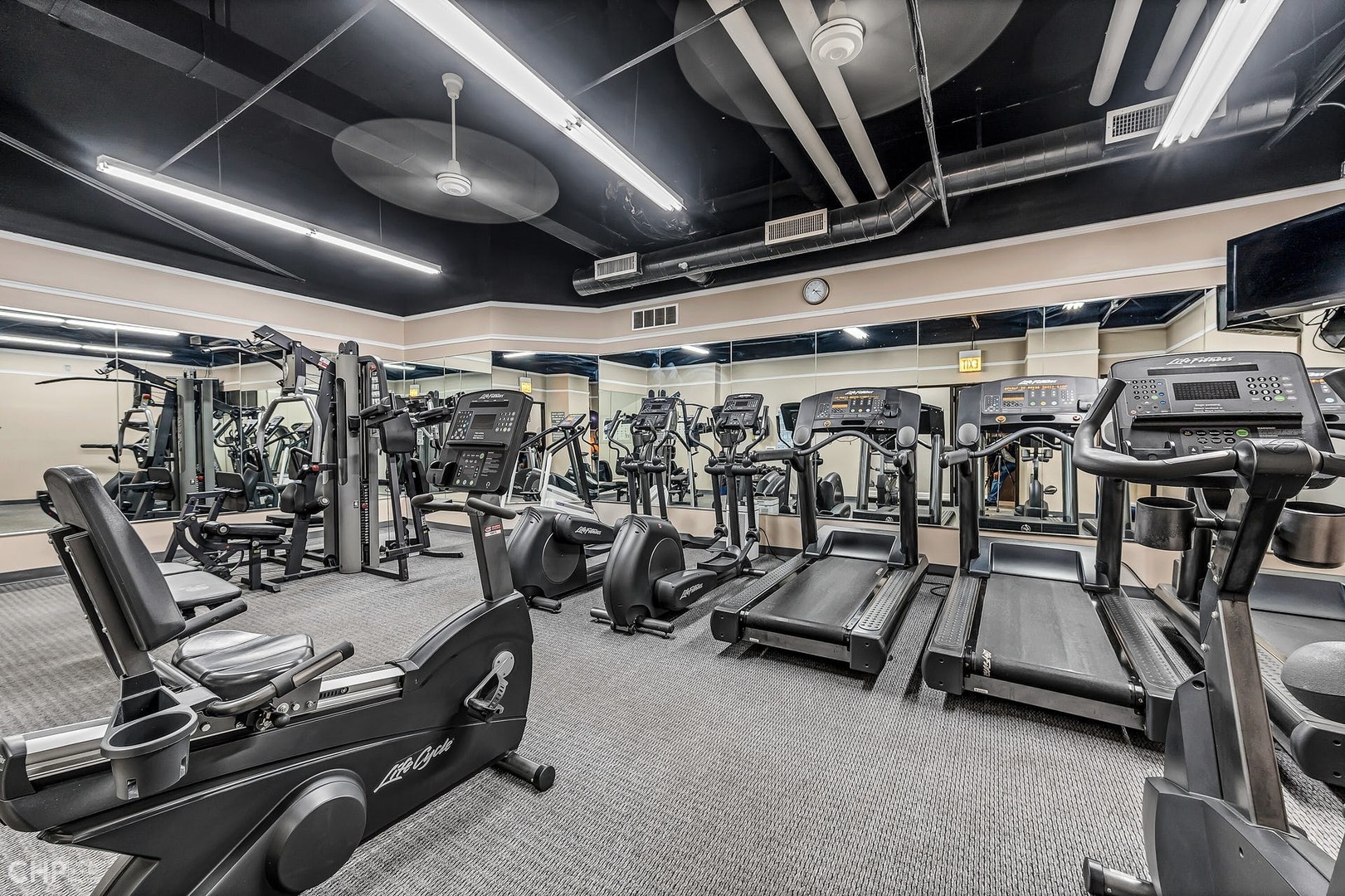 1636 North Wells Street, Unit 1505 Chicago, IL 60614 - Photo 18 of 21 a view of a room with gym equipment