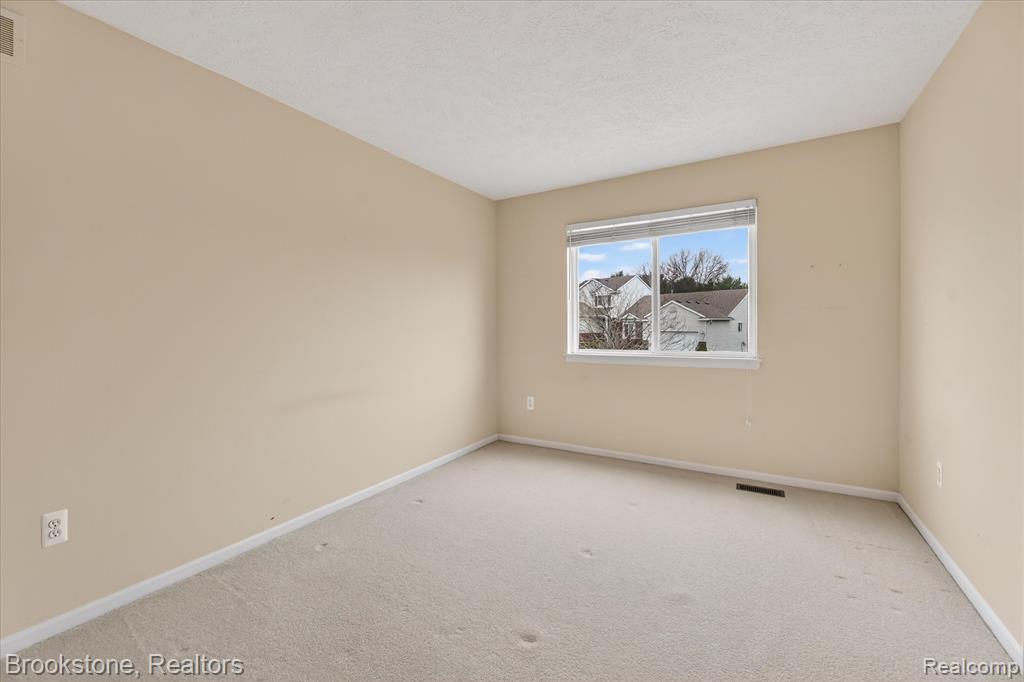 986 Spirea, Unit 44 Howell, MI 48843 - Photo 23 of 49