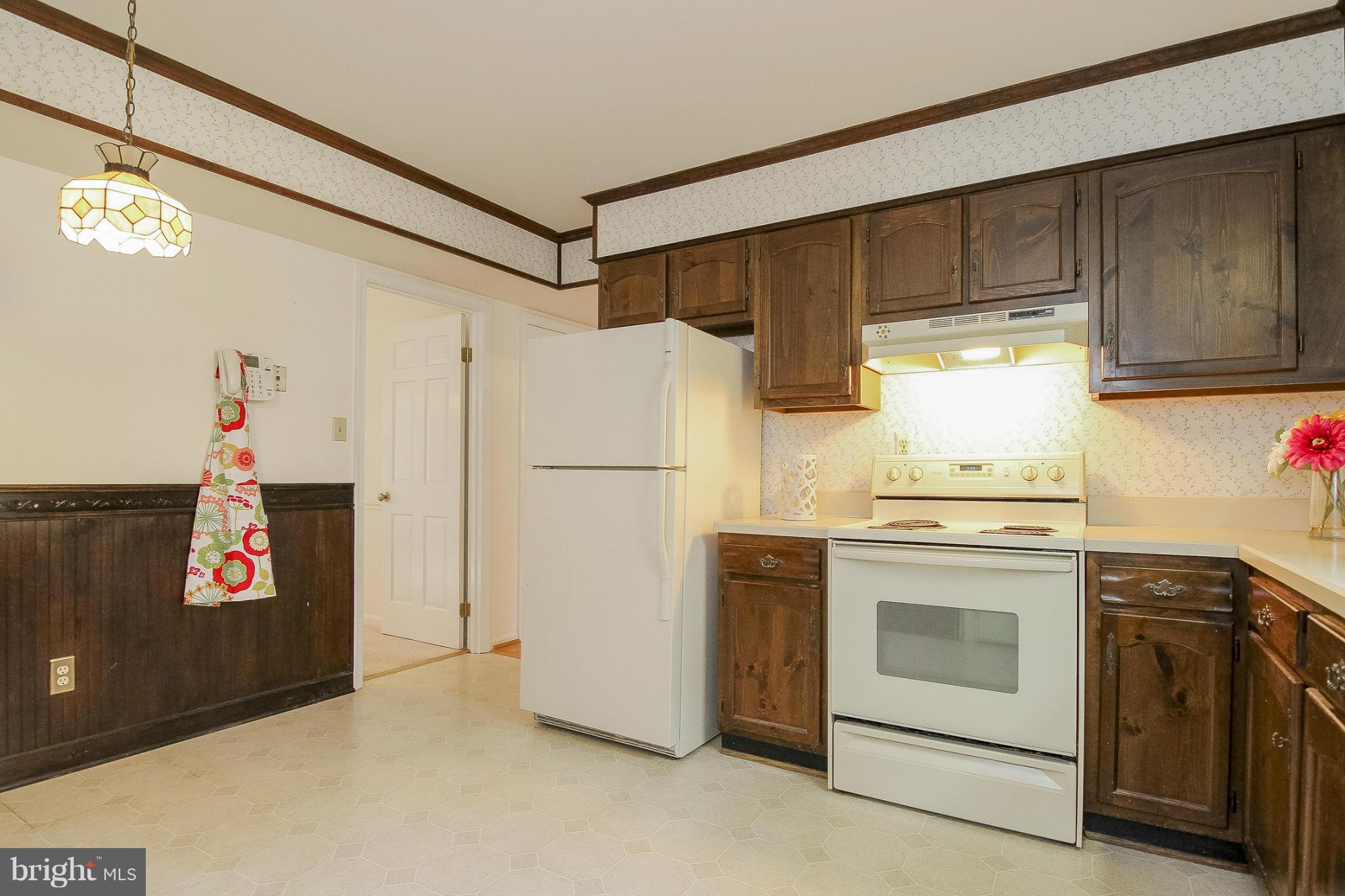 4002 Ensors Shop Road Midland, VA 22728 - Photo 10 of 25 KITCHEN - WITH TABLE SPACE