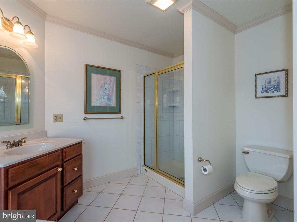 785 Rohen Ridge Drive Lititz, PA 17543 - Photo 24 of 36 a bathroom with a toilet sink and mirror