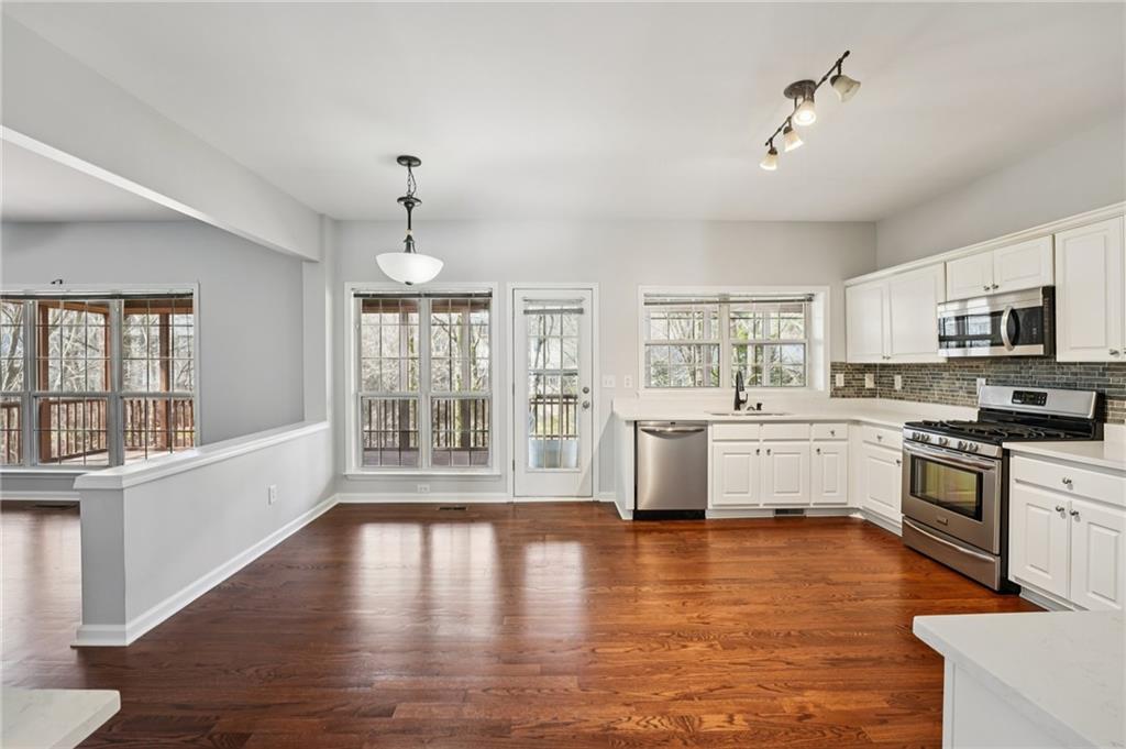 3850 Stepney Way Cumming, GA 30041 - Photo 8 of 37