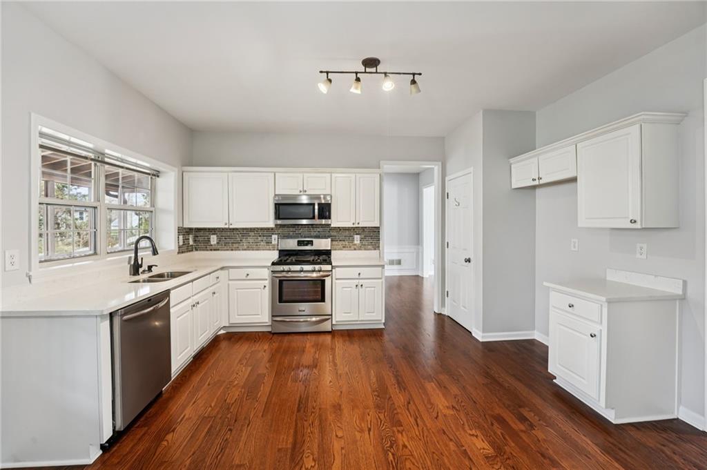 3850 Stepney Way Cumming, GA 30041 - Photo 9 of 37