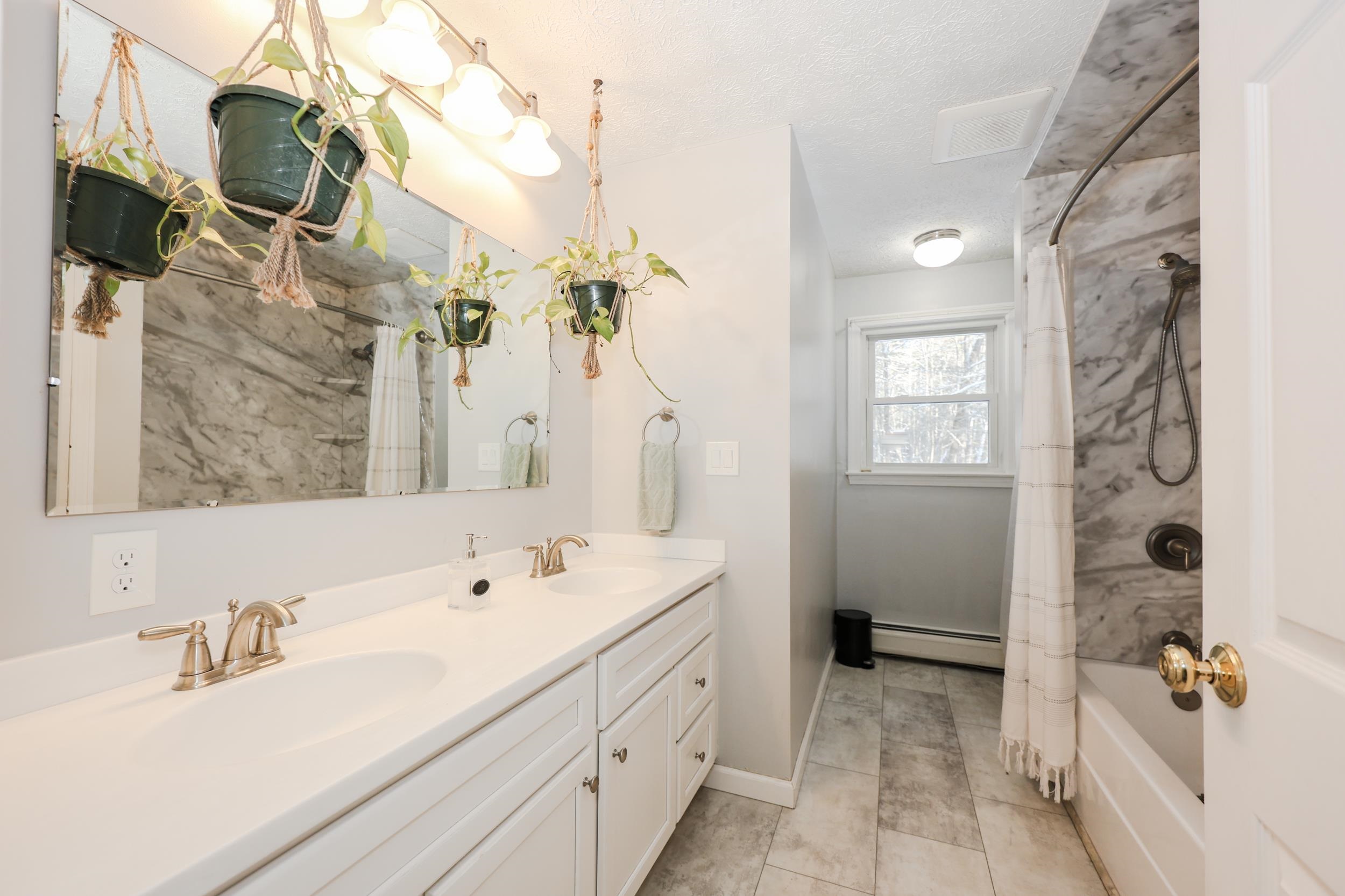 40 Clifton Road Bedford, NH 03110 - Photo 22 of 30