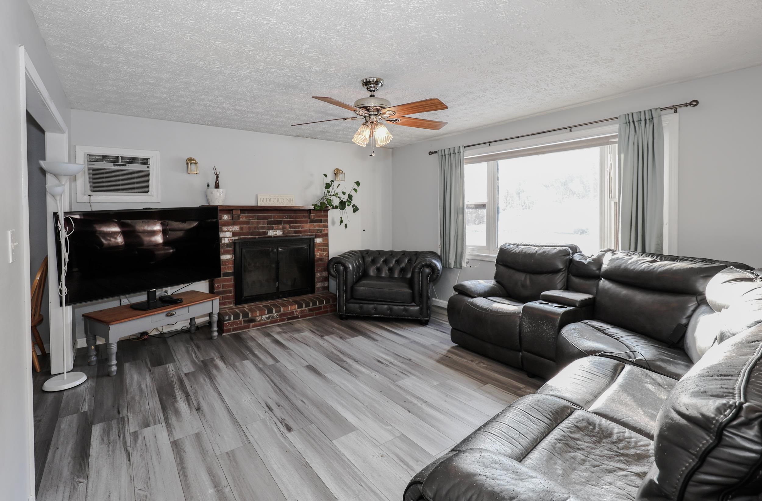 40 Clifton Road Bedford, NH 03110 - Photo 5 of 30