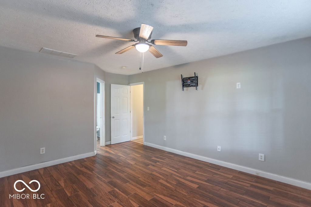 5805 Decatur Ridge Drive Indianapolis, IN 46221 - Photo 14 of 32