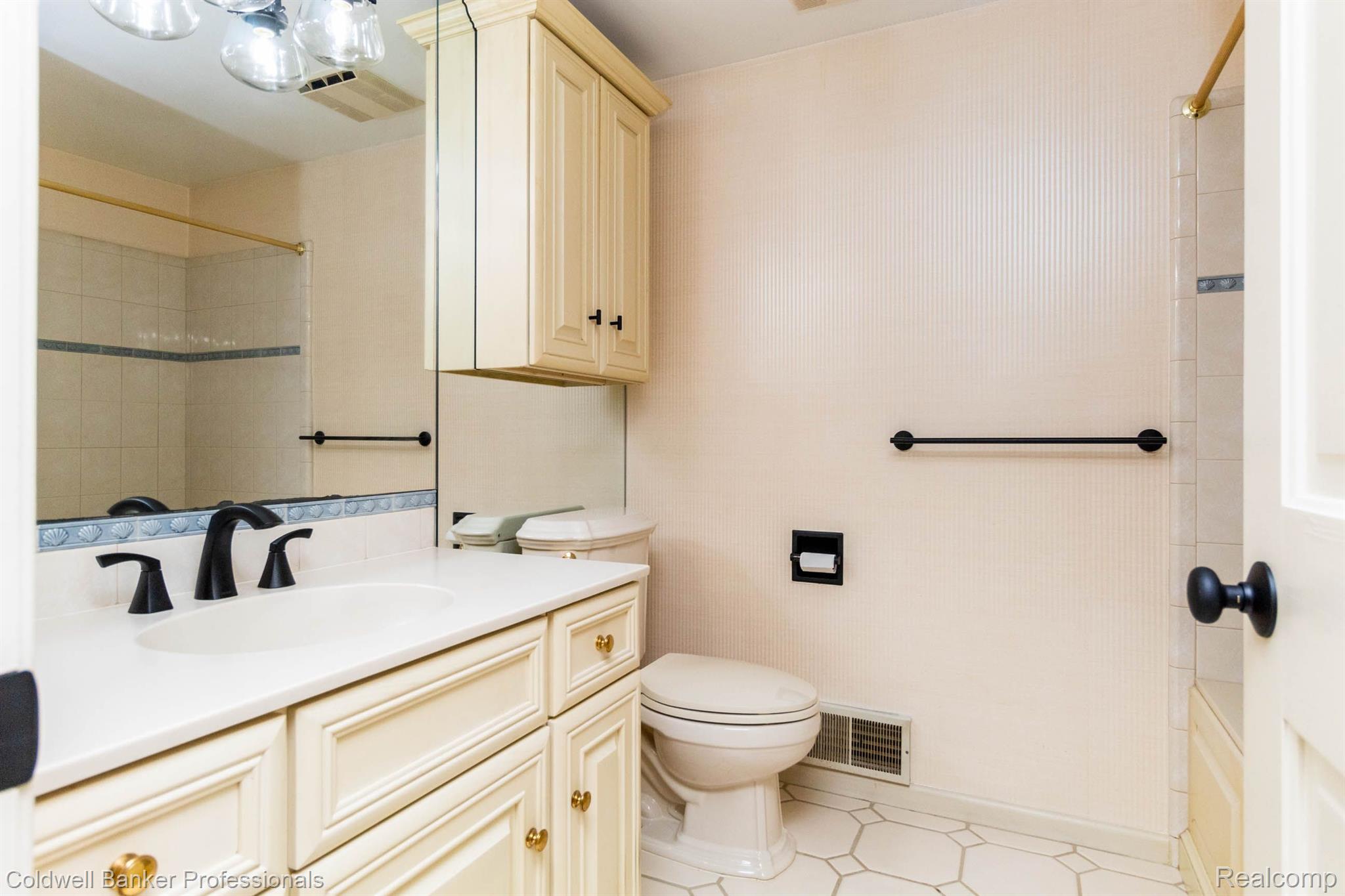 4565 Gallagher Road Rochester, MI 48306 - Photo 32 of 86 Gallery Image 32