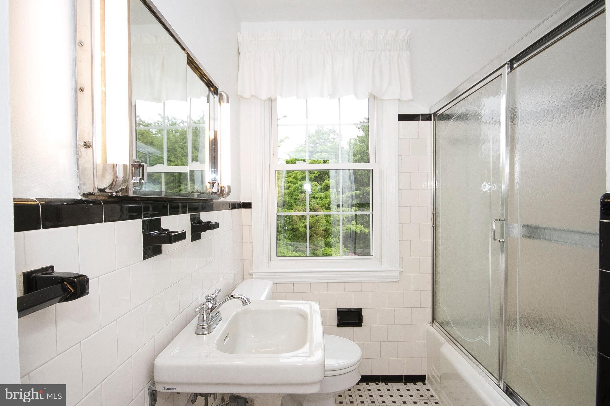 361 Whitfield Road Catonsville, MD 21228 - Photo 22 of 28 2nd Floor Hall Bath
