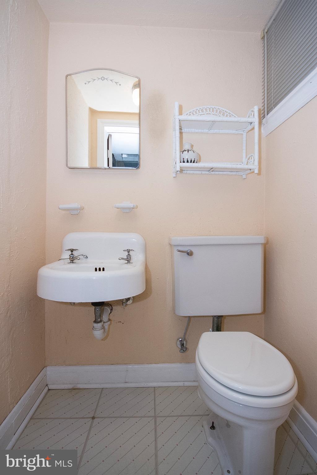 361 Whitfield Road Catonsville, MD 21228 - Photo 23 of 28 Lower Level Powder Room