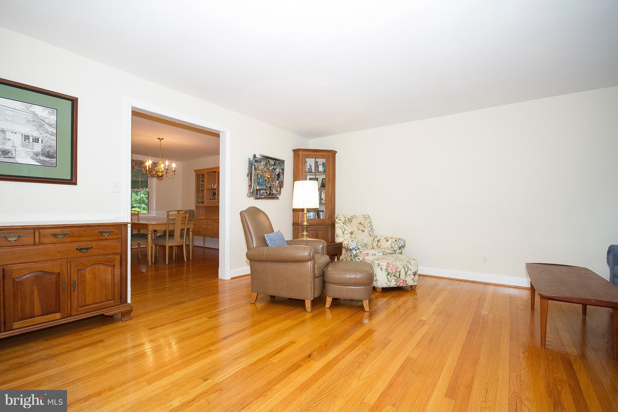 361 Whitfield Road Catonsville, MD 21228 - Photo 5 of 28 Living Room