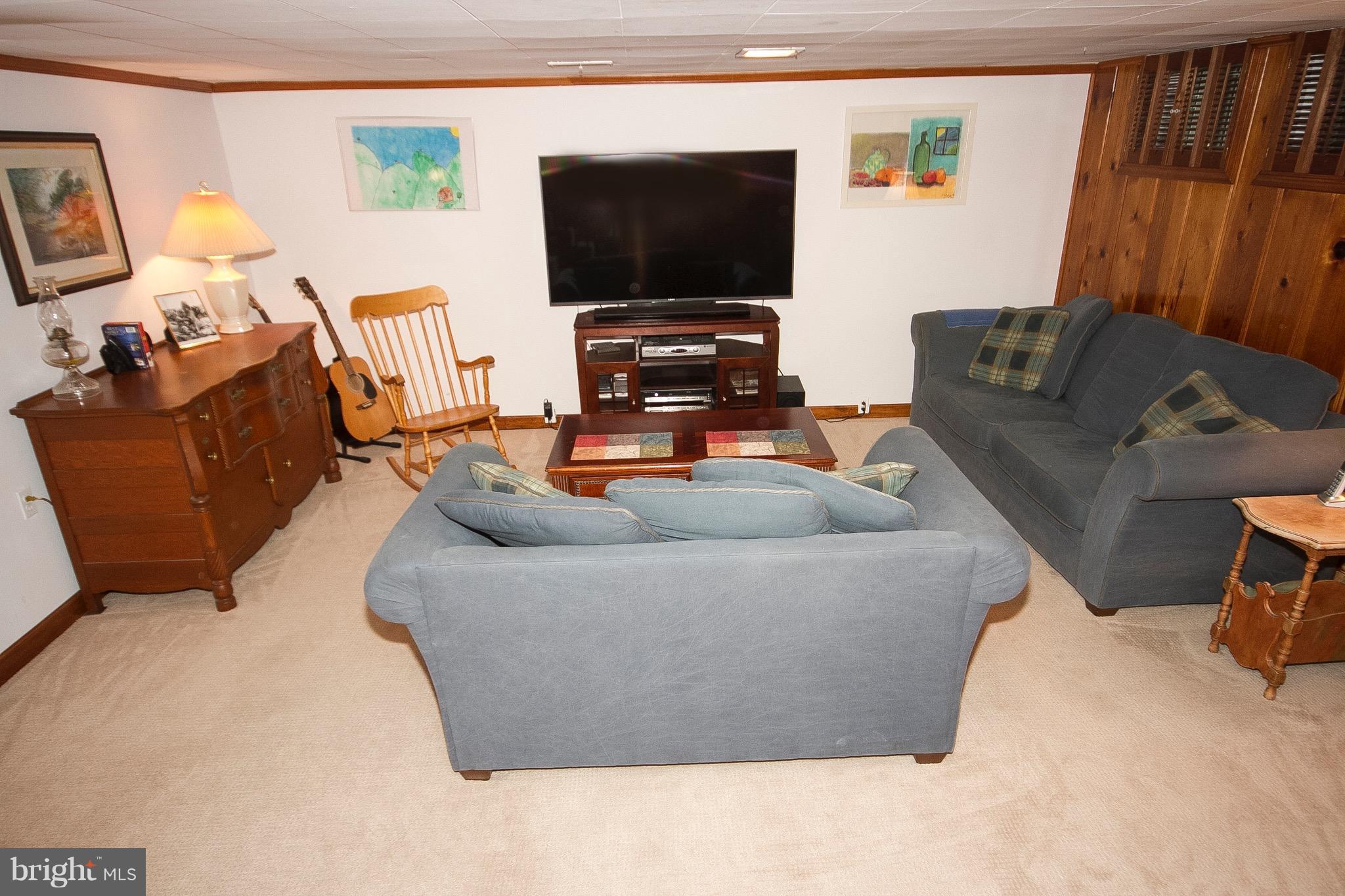 361 Whitfield Road Catonsville, MD 21228 - Photo 8 of 28 Family Room
