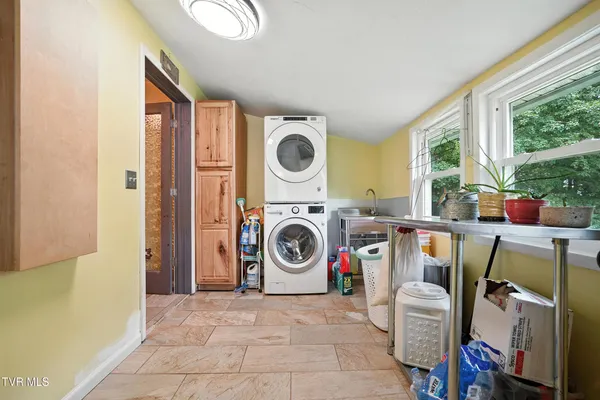 $259,000 | 2509 DC Caney Ridge Road, Clintwood, VA 24228