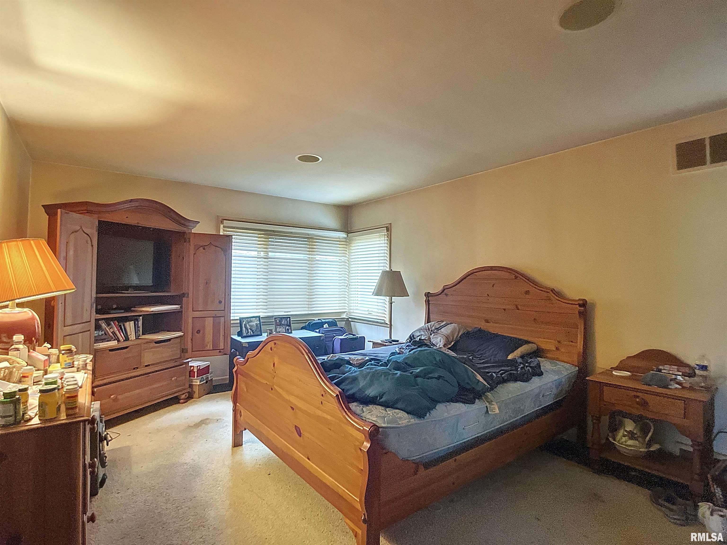 49 Hawthorne Road Rock Island, IL 61201 - Photo 17 of 27 Gallery Image 17