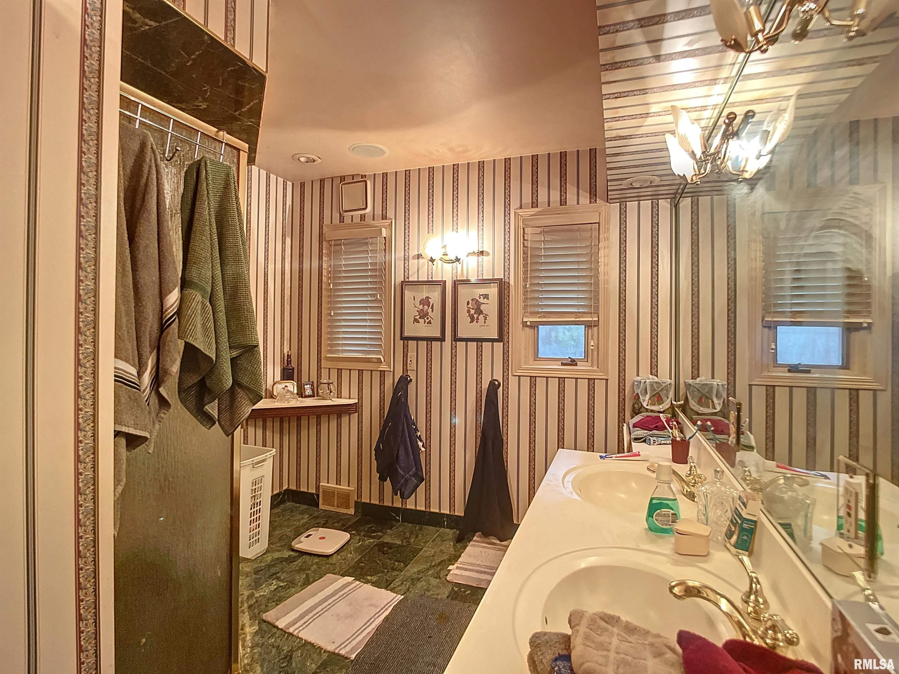 49 Hawthorne Road Rock Island, IL 61201 - Photo 19 of 27 Gallery Image 19