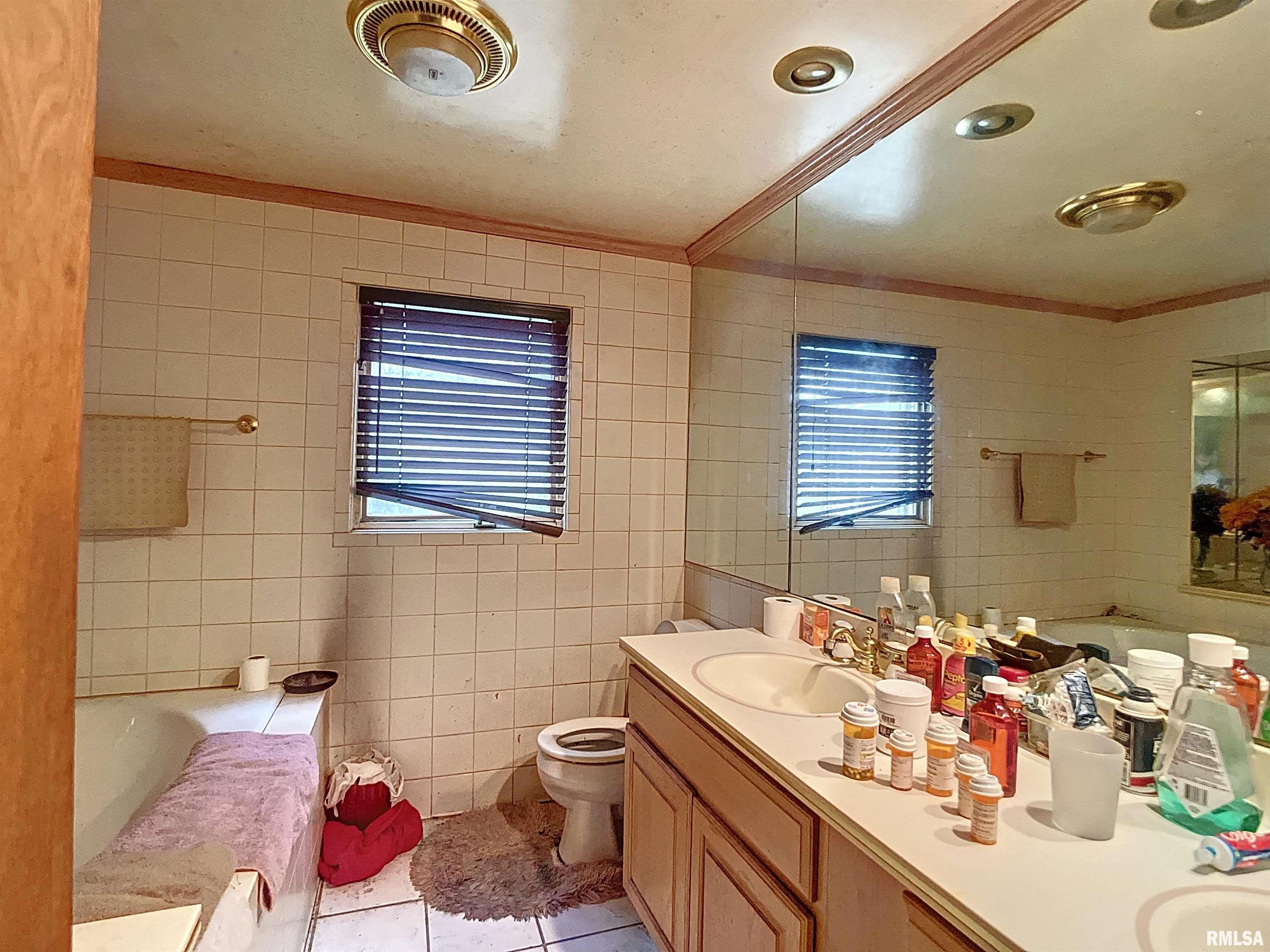 49 Hawthorne Road Rock Island, IL 61201 - Photo 10 of 27 Gallery Image 10
