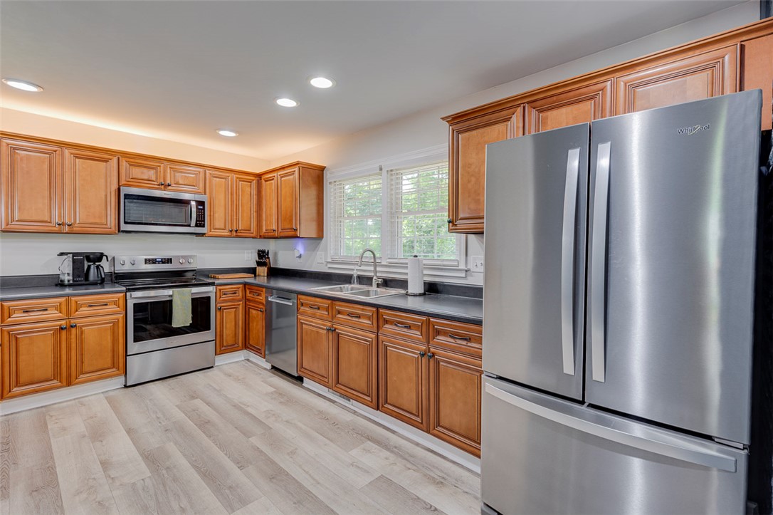4030 Creekside Drive Seneca, SC 29672 - Photo 12 of 35