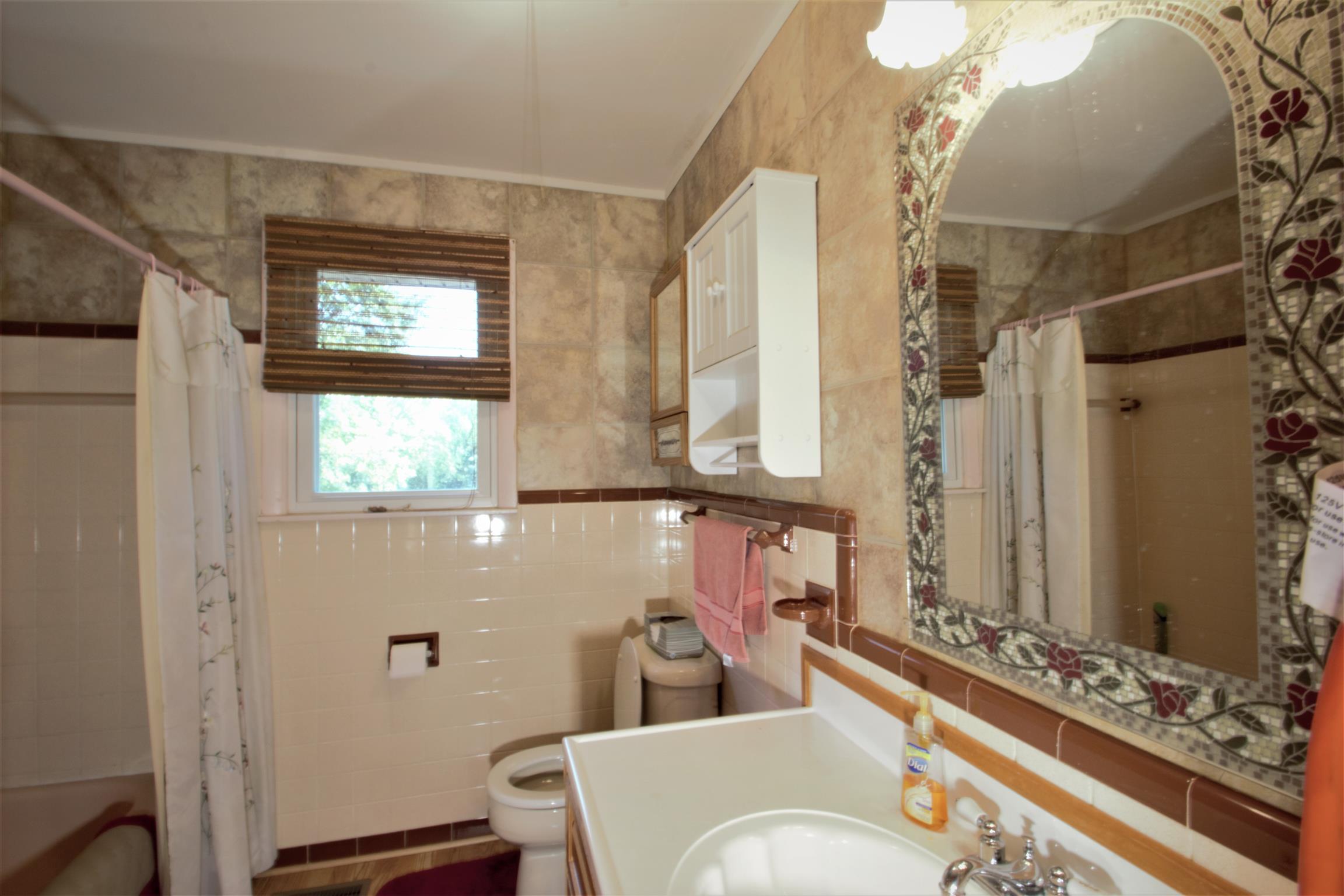 667 Central Valley Road Murfreesboro, TN 37129 - Photo 11 of 14 Hall Bathroom
