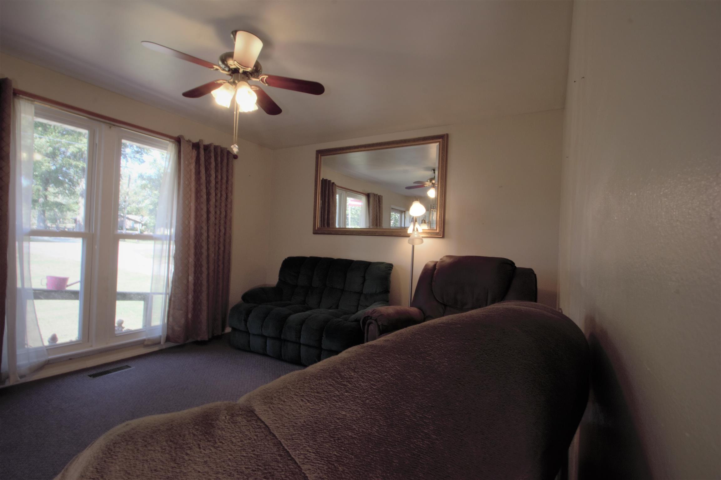 667 Central Valley Road Murfreesboro, TN 37129 - Photo 6 of 14 Living Room