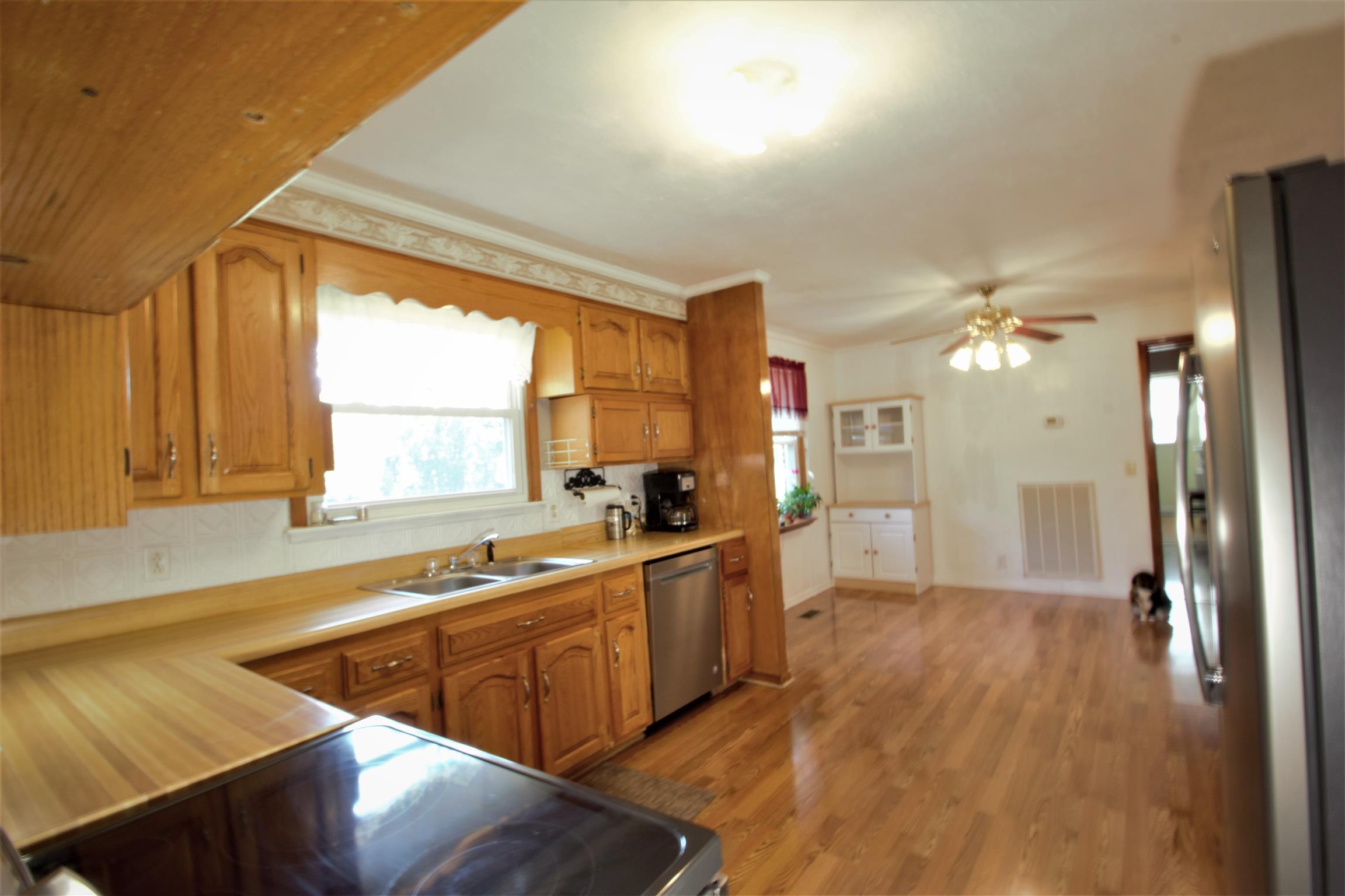 667 Central Valley Road Murfreesboro, TN 37129 - Photo 7 of 14 Kitchen Refrigerator Stays