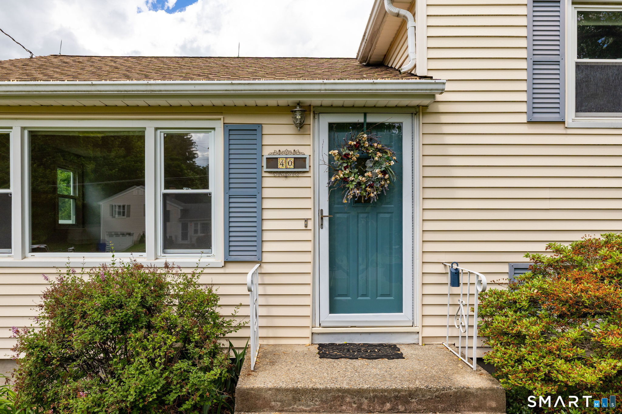 40 Overlook Road South Windsor, CT 06074 - Photo 2 of 28