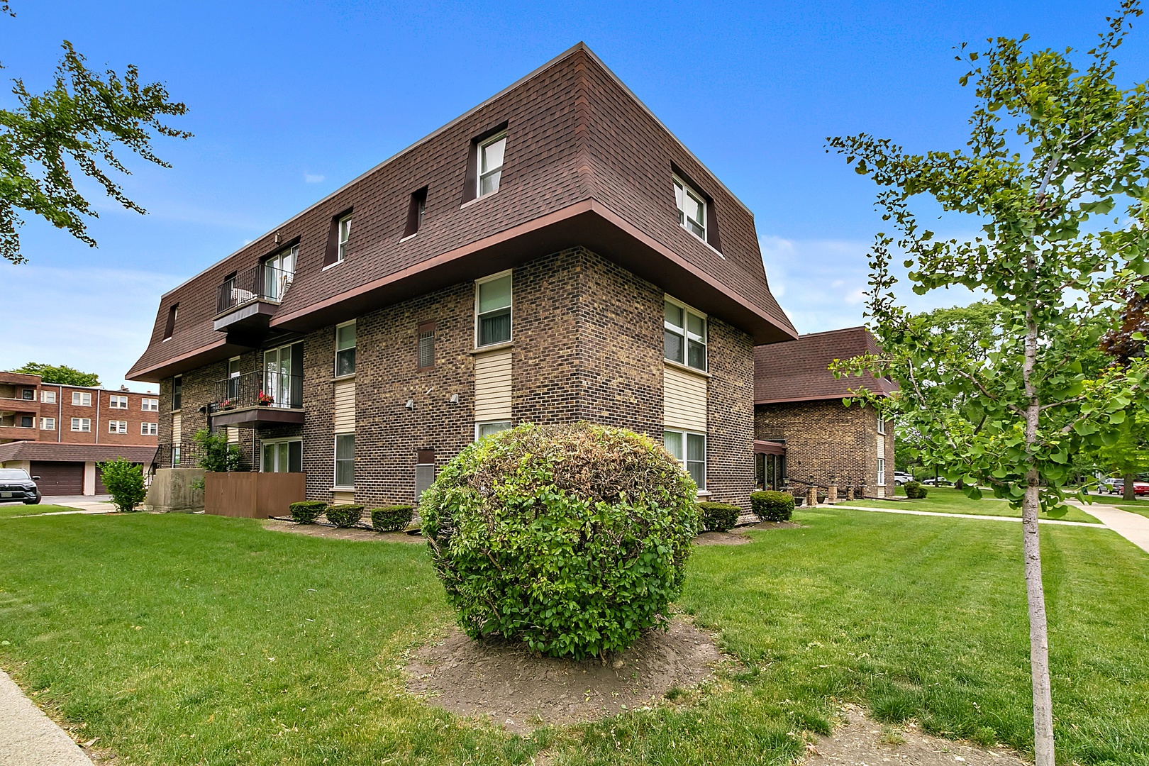 475 Shenstone Road, Unit 204 Riverside, IL 60546 - Photo 15 of 26