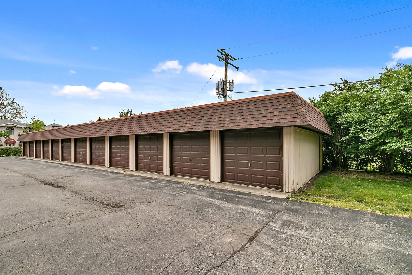 475 Shenstone Road, Unit 204 Riverside, IL 60546 - Photo 16 of 26