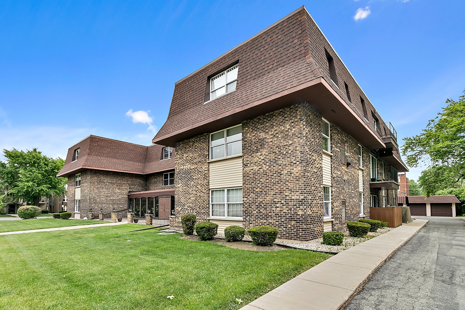 475 Shenstone Road, Unit 204 Riverside, IL 60546 - Photo 22 of 26