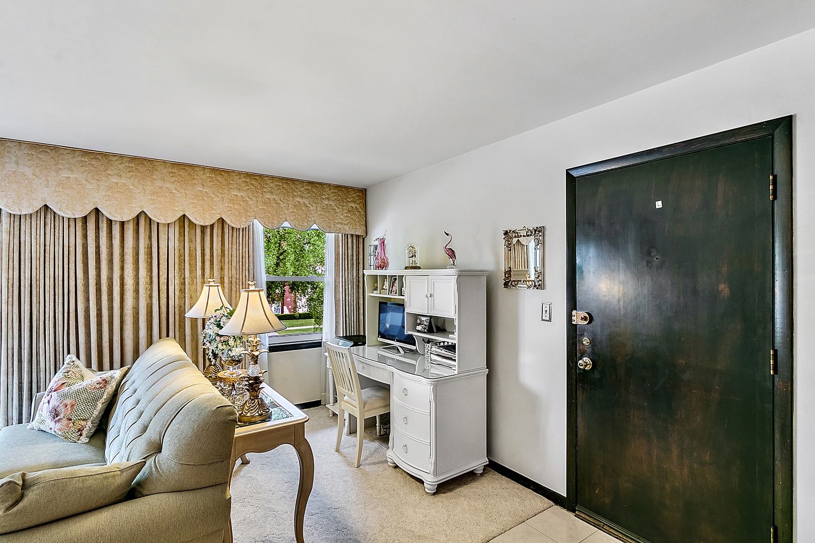 475 Shenstone Road, Unit 204 Riverside, IL 60546 - Photo 4 of 26