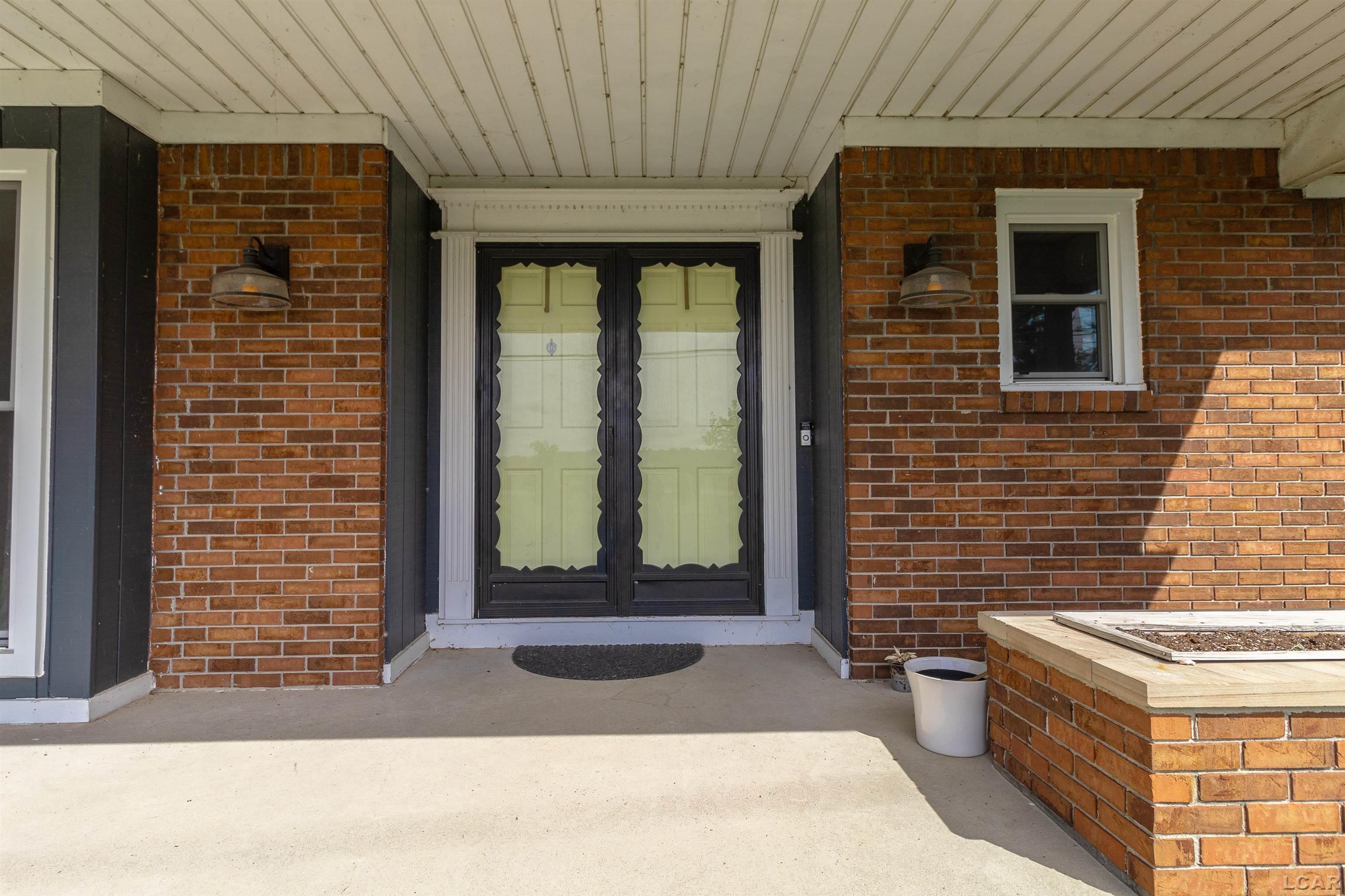 4118 South Custer Road Monroe, MI 48161 - Photo 4 of 59