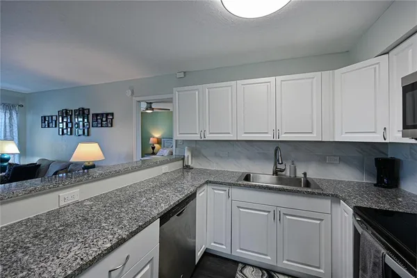 $199,000 | 2901 26th Street West, Unit 320, Bradenton, FL 34205