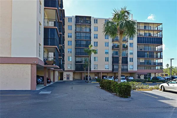 $199,000 | 2901 26th Street West, Unit 320, Bradenton, FL 34205