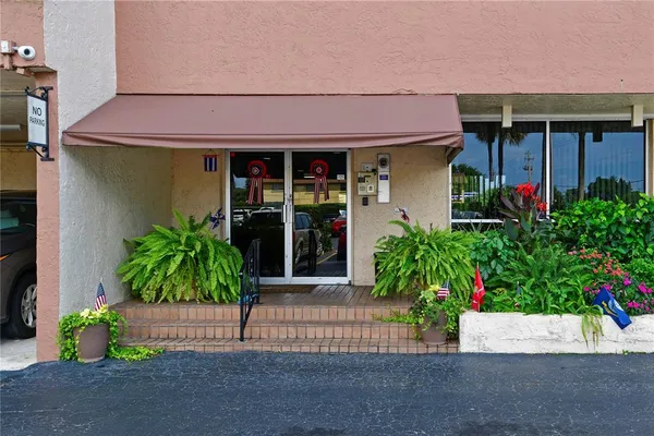 $199,000 | 2901 26th Street West, Unit 320, Bradenton, FL 34205
