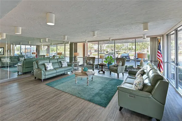 $199,000 | 2901 26th Street West, Unit 320, Bradenton, FL 34205