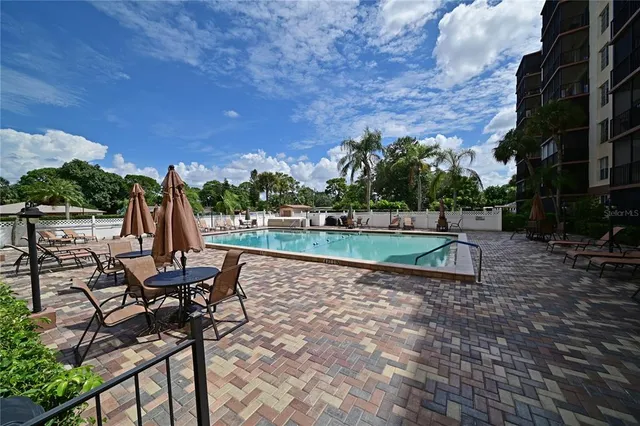 $210,000 | 2901 26th Street West, Unit 320, Bradenton, FL 34205