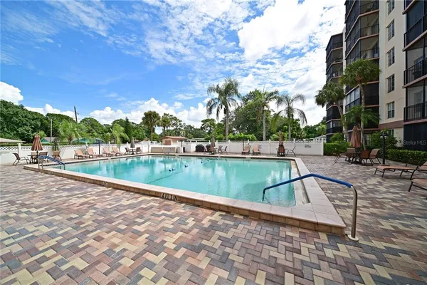 $199,000 | 2901 26th Street West, Unit 320, Bradenton, FL 34205