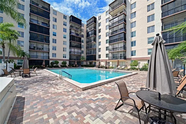 $199,000 | 2901 26th Street West, Unit 320, Bradenton, FL 34205
